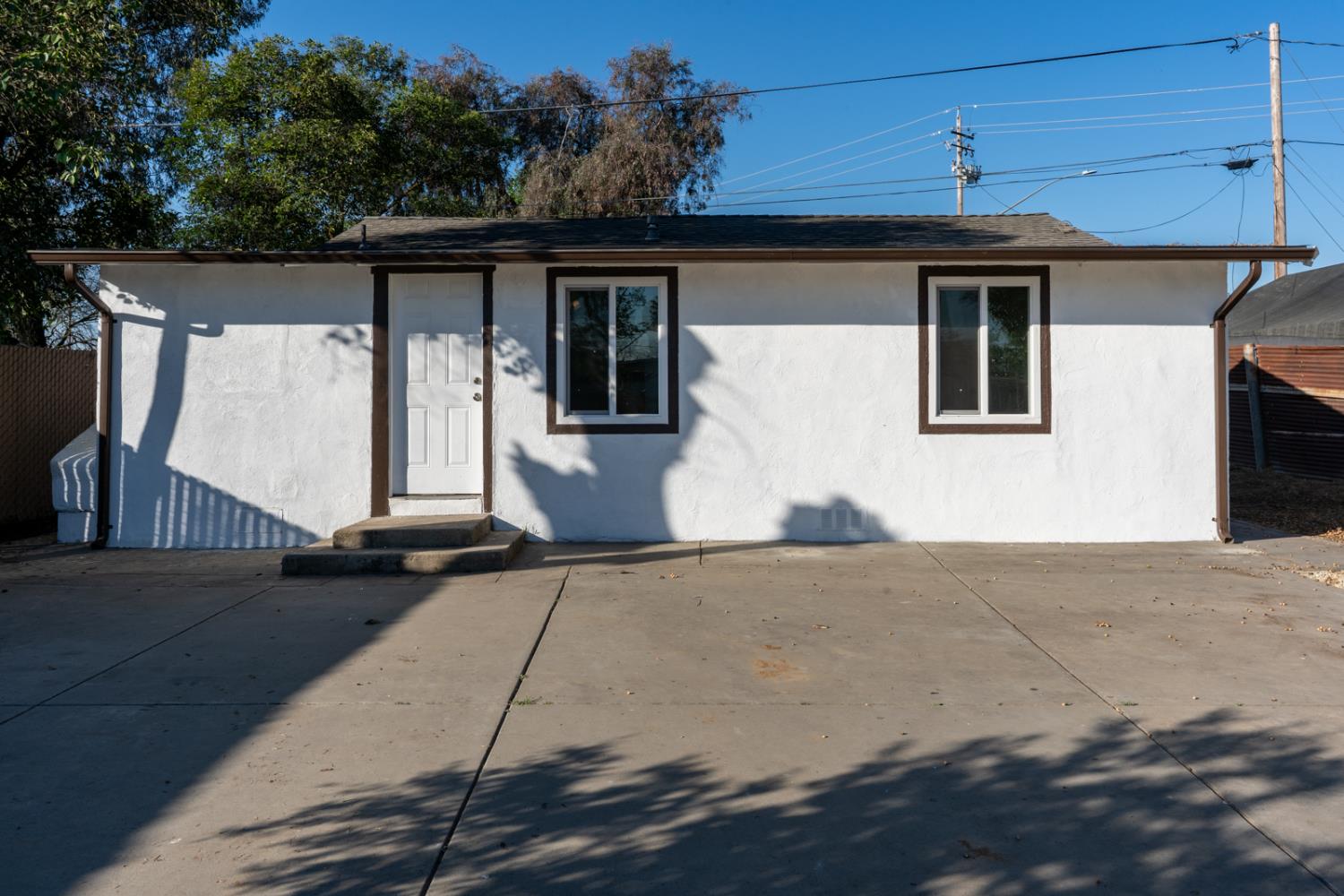 710 South G Street Madera, CA 93637 - Photo 2 of 32