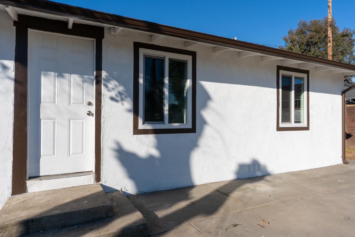 710 South G Street Madera, CA 93637 - Photo 3 of 32