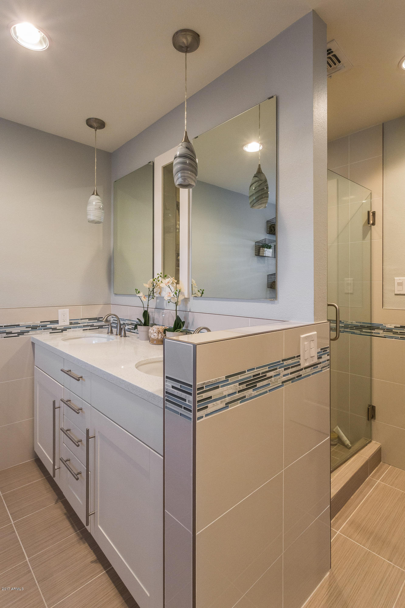 302 East Deepdale Road Phoenix, AZ 85022 - Photo 13 of 26 302 E Deepdale-29