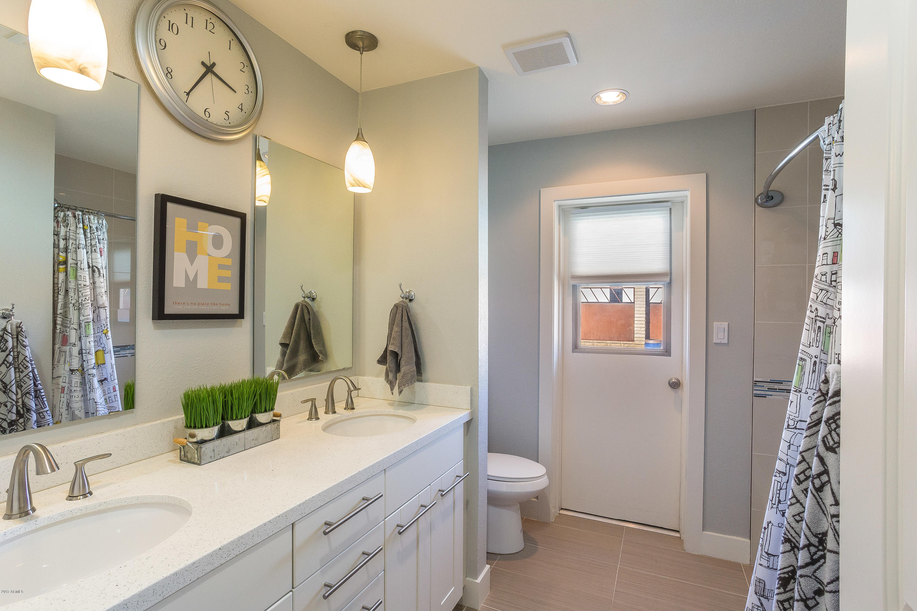 302 East Deepdale Road Phoenix, AZ 85022 - Photo 19 of 26 302 E Deepdale-17
