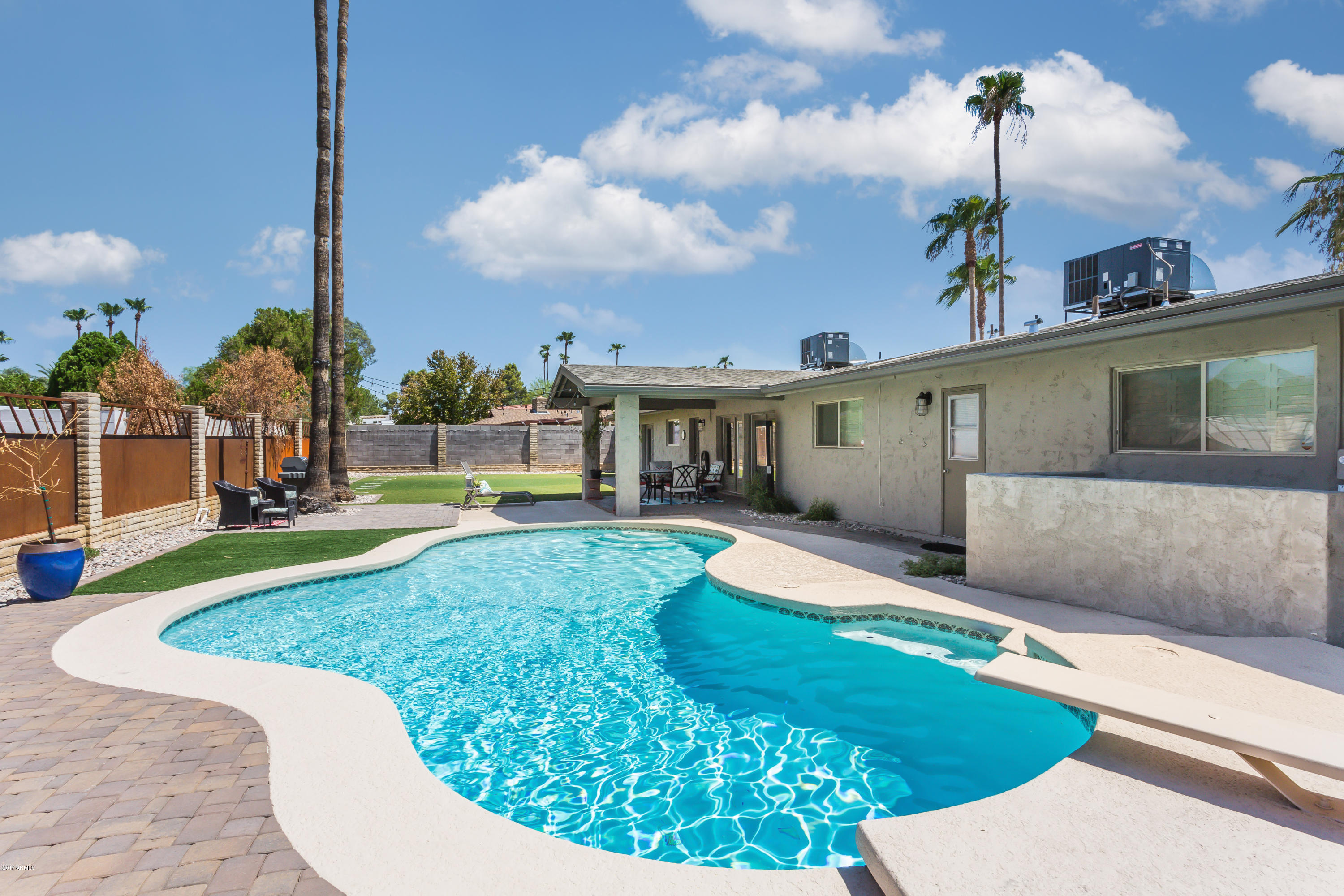 302 E Deepdale Rd-5
