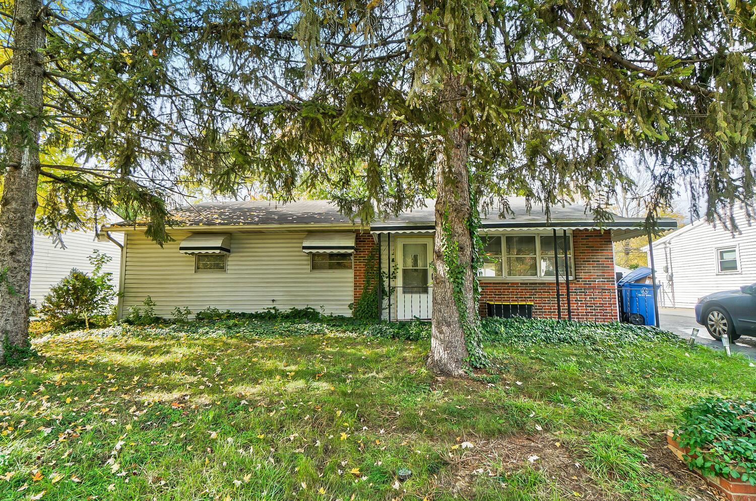1597 South Hamilton Road Columbus, OH 43227 - Photo 1 of 34 50031043-0001_web