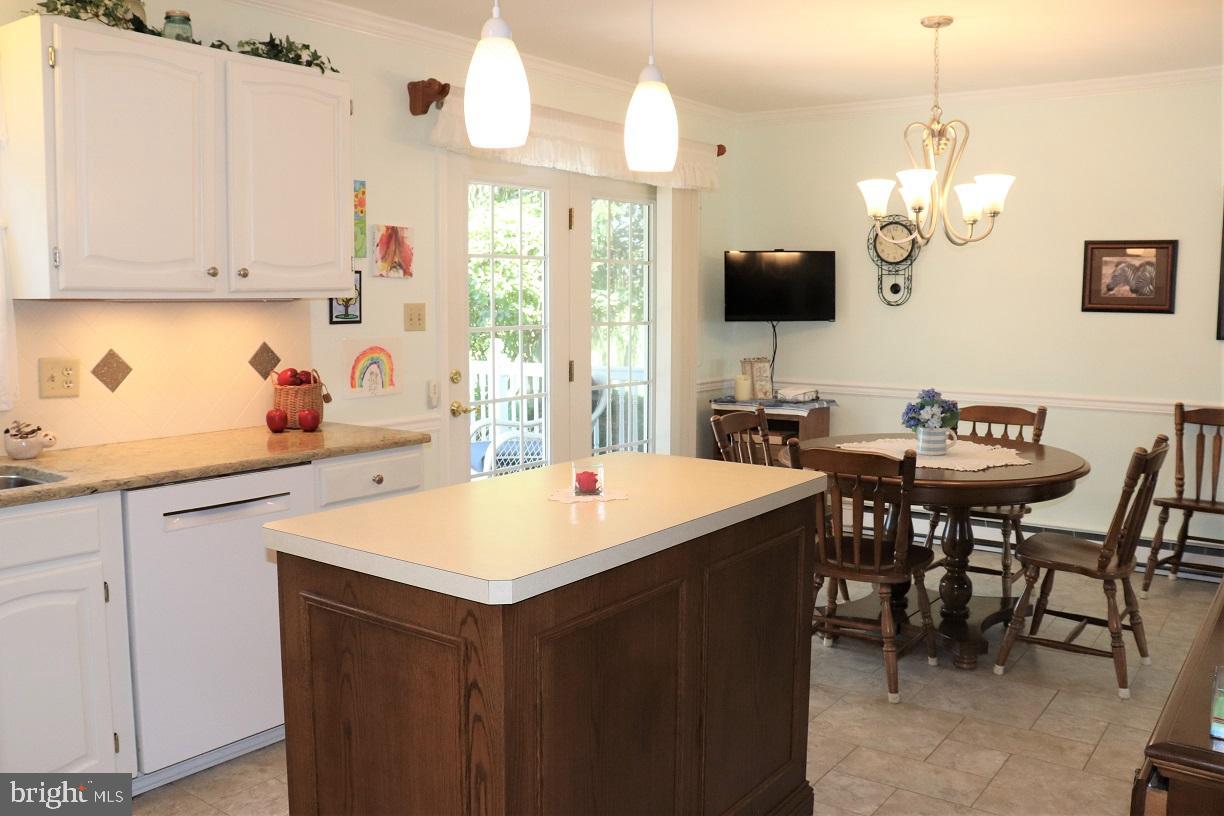 462 Willow Road Lancaster, PA 17601 - Photo 14 of 53 Kitchen & Dining Area