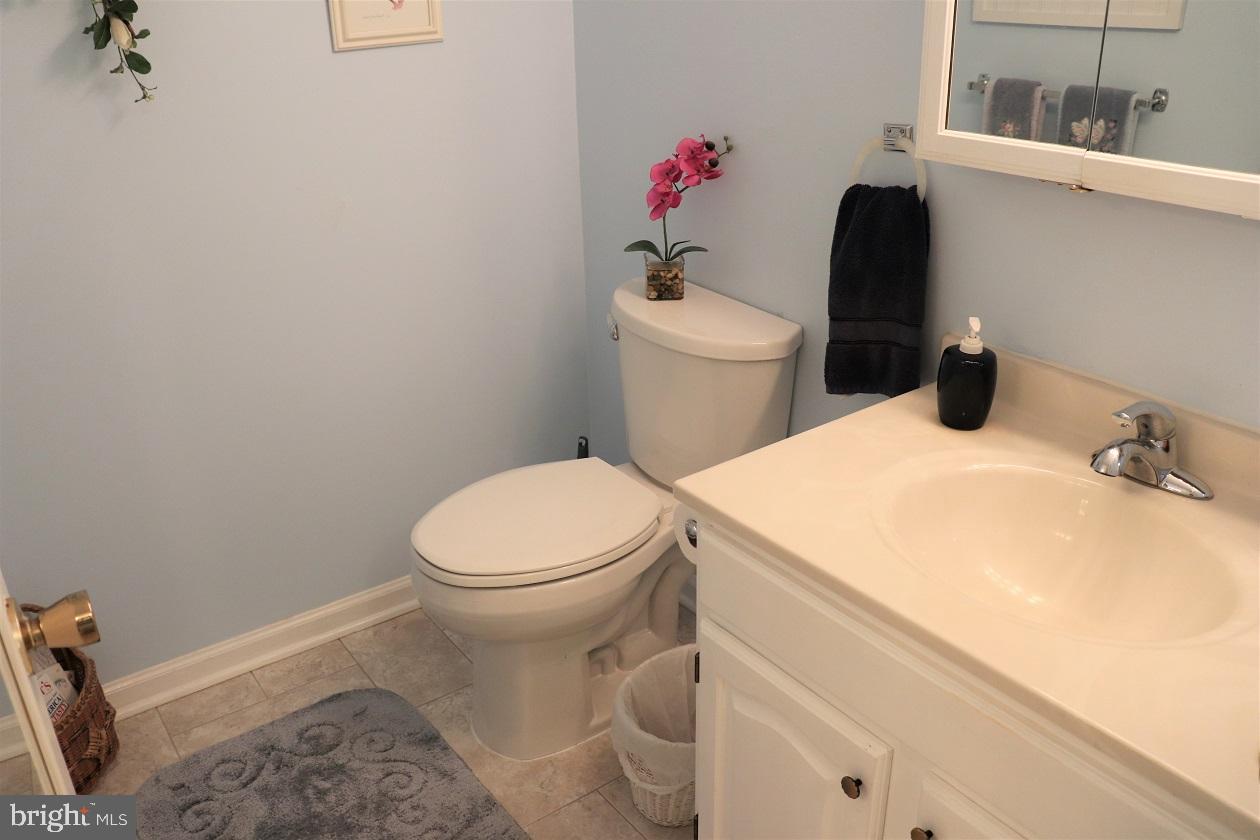 462 Willow Road Lancaster, PA 17601 - Photo 16 of 53 Powder Room