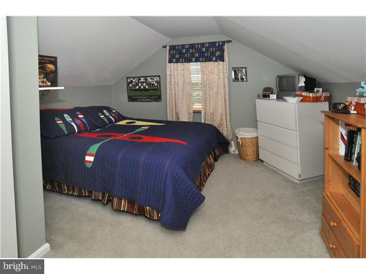 1960 Terwood Road Huntingdon Valley, PA 19006 - Photo 14 of 21 Bedroom 4