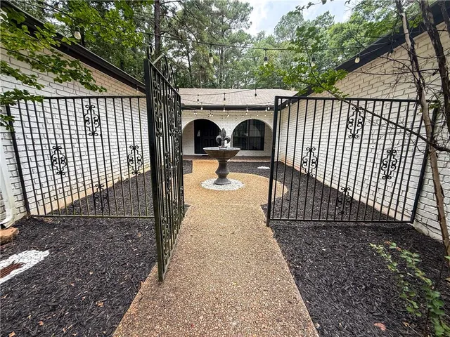 $333,000 | 3770 South Loop, Pineville, LA 71360