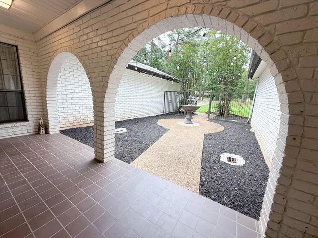 $333,000 | 3770 South Loop, Pineville, LA 71360