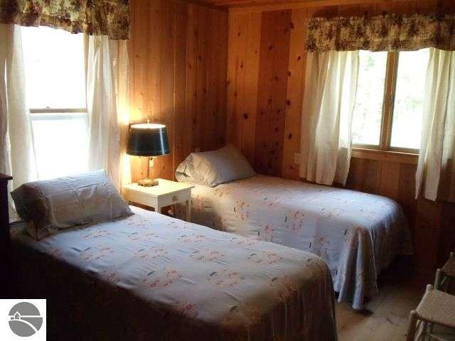 4220 North Omena Point Road Omena, MI 49674 - Photo 15 of 25 1735496-14.JPG