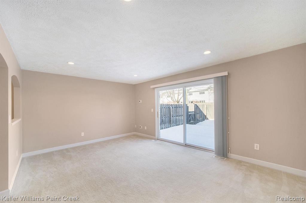 133 Stratford Lane Rochester, MI 48309 - Photo 8 of 25