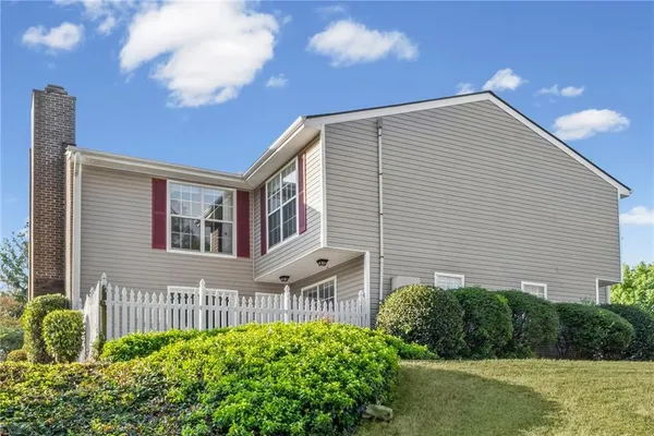 $205,000 | 549 Summit Lane Southwest, Marietta, GA 30008
