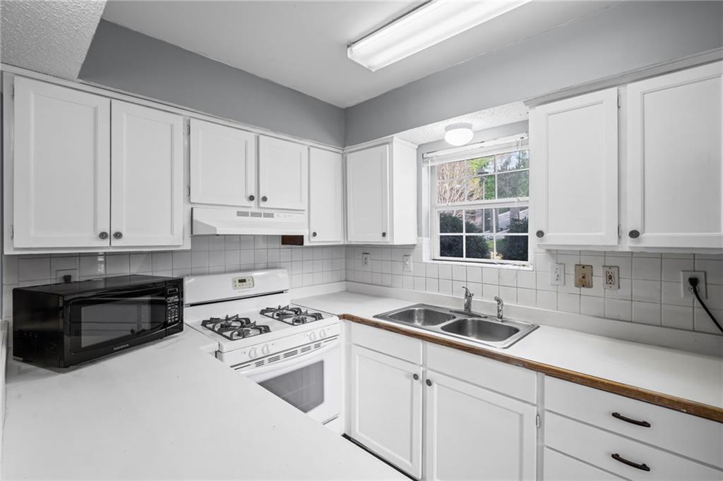 549 Summit Lane Southwest Marietta, GA 30008 - Photo 15 of 27