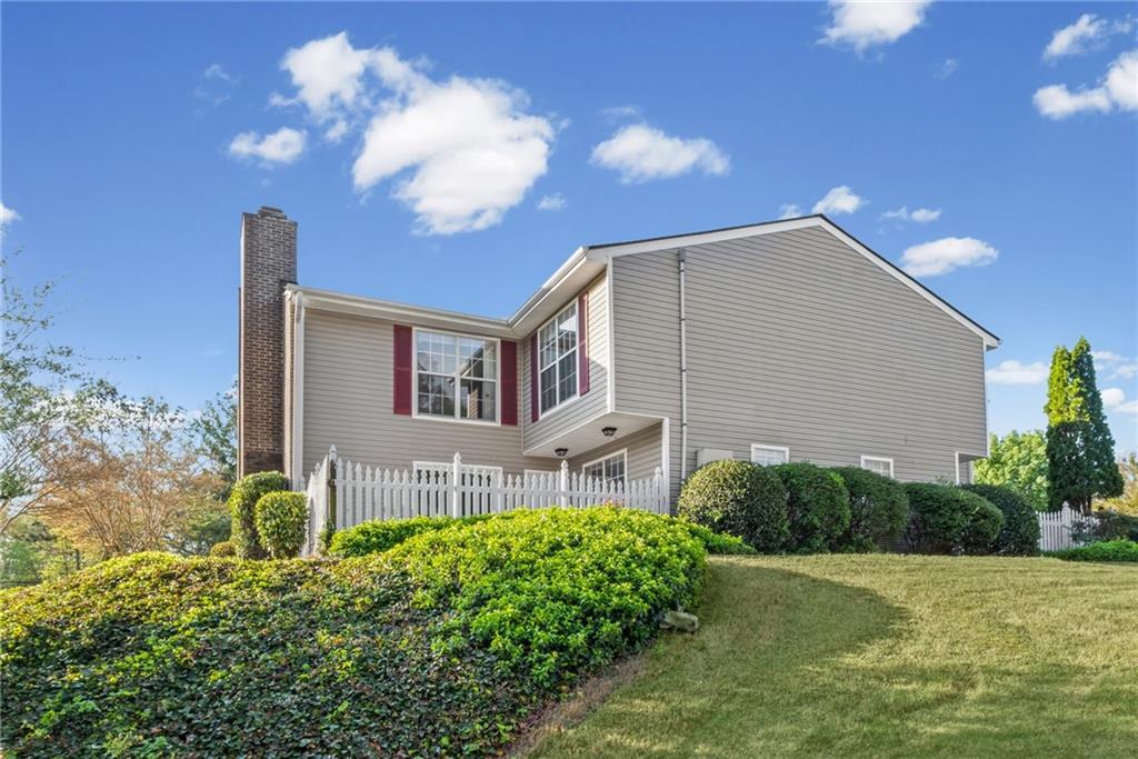 549 Summit Lane Southwest Marietta, GA 30008 - Photo 2 of 27