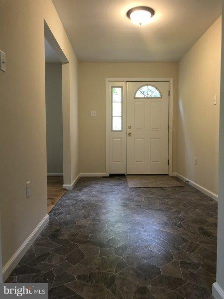 121 Kirks Mill Road Nottingham, PA 19362 - Photo 7 of 39 Foyer view