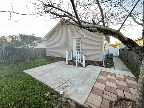 $1,495 | 10214 Berrybriar Lane, Tomball, TX 77375