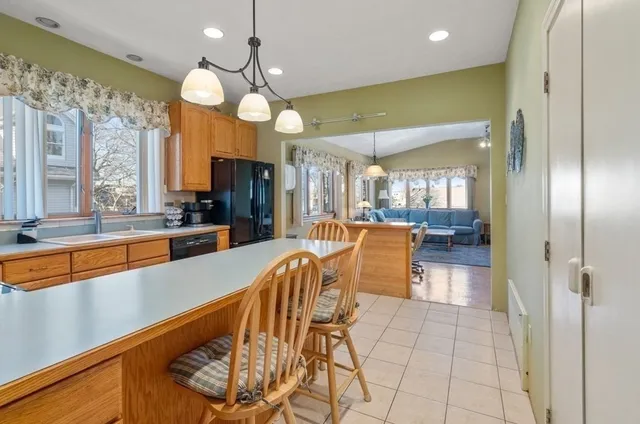 $4,800 | 11 Jenison Street, Unit 2, Newton, MA 02460