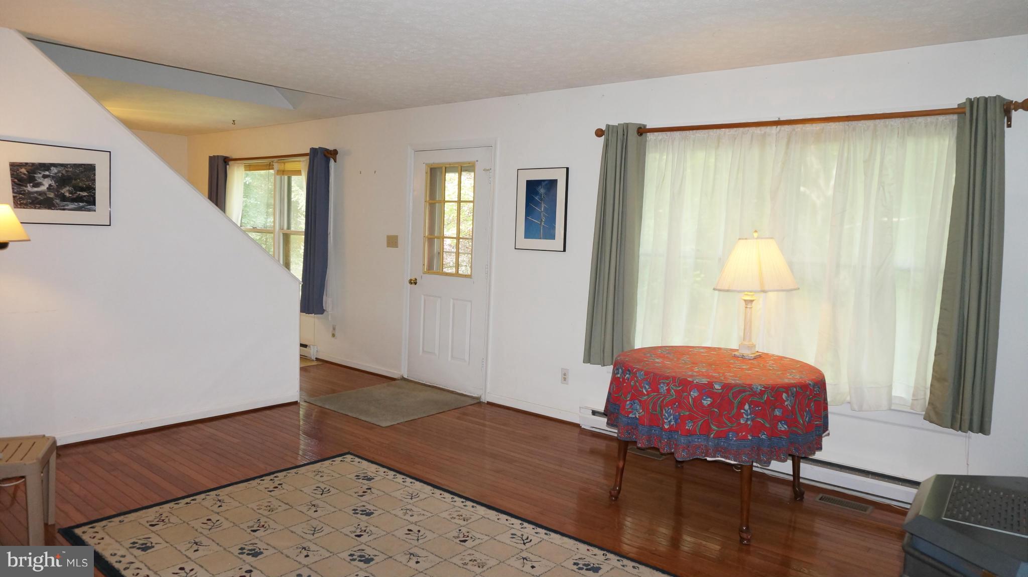 2381 Mountain Run Road Berkeley Springs, WV 25411 - Photo 17 of 23 Living Room