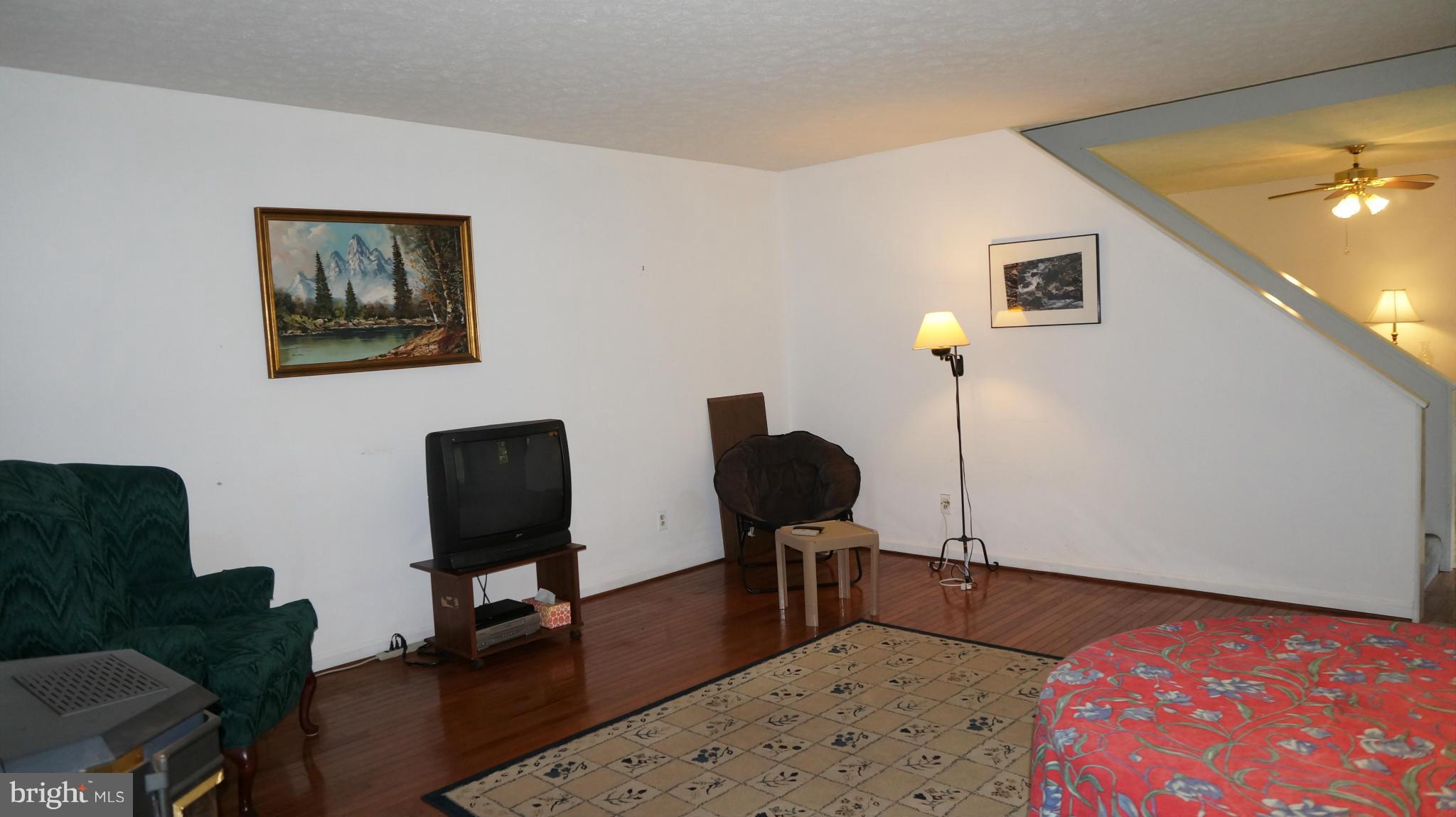 2381 Mountain Run Road Berkeley Springs, WV 25411 - Photo 18 of 23 Living Room