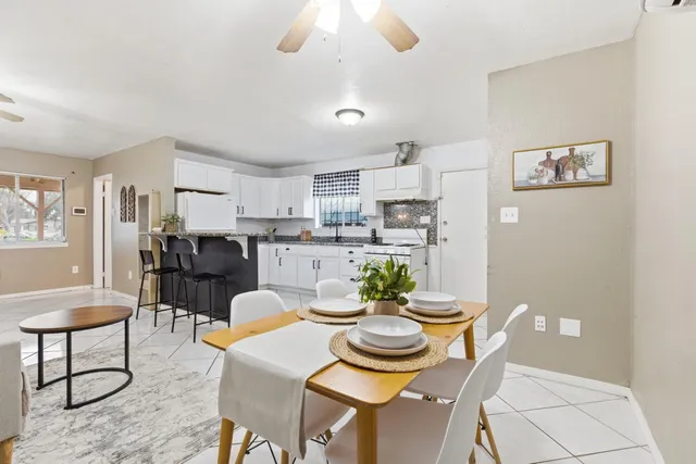 $300,000 | 411 Sierra Drive, Modesto, CA 95351