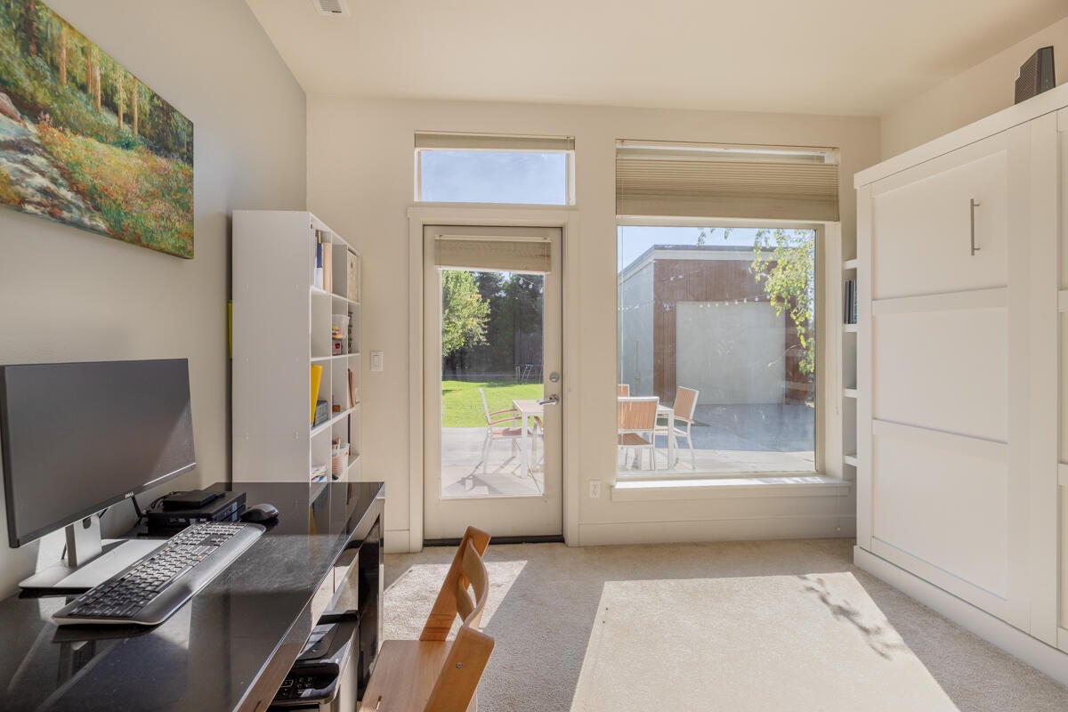 61274 Blakely Road Bend, OR 97702 - Photo 16 of 32 5H2A0555-HDR