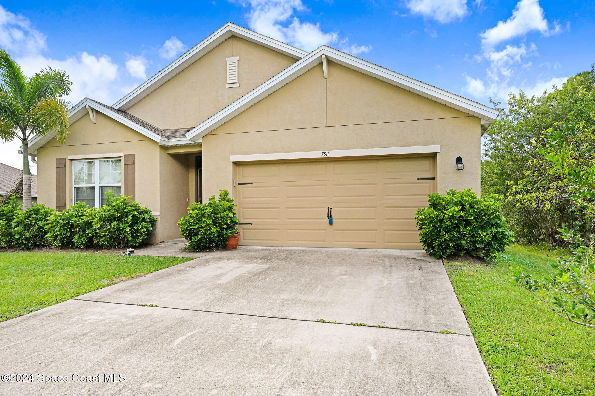 758 Fletcher Road Southeast Palm Bay, FL 32909 - Photo 3 of 35 1-web-or-mls-DSC_0589