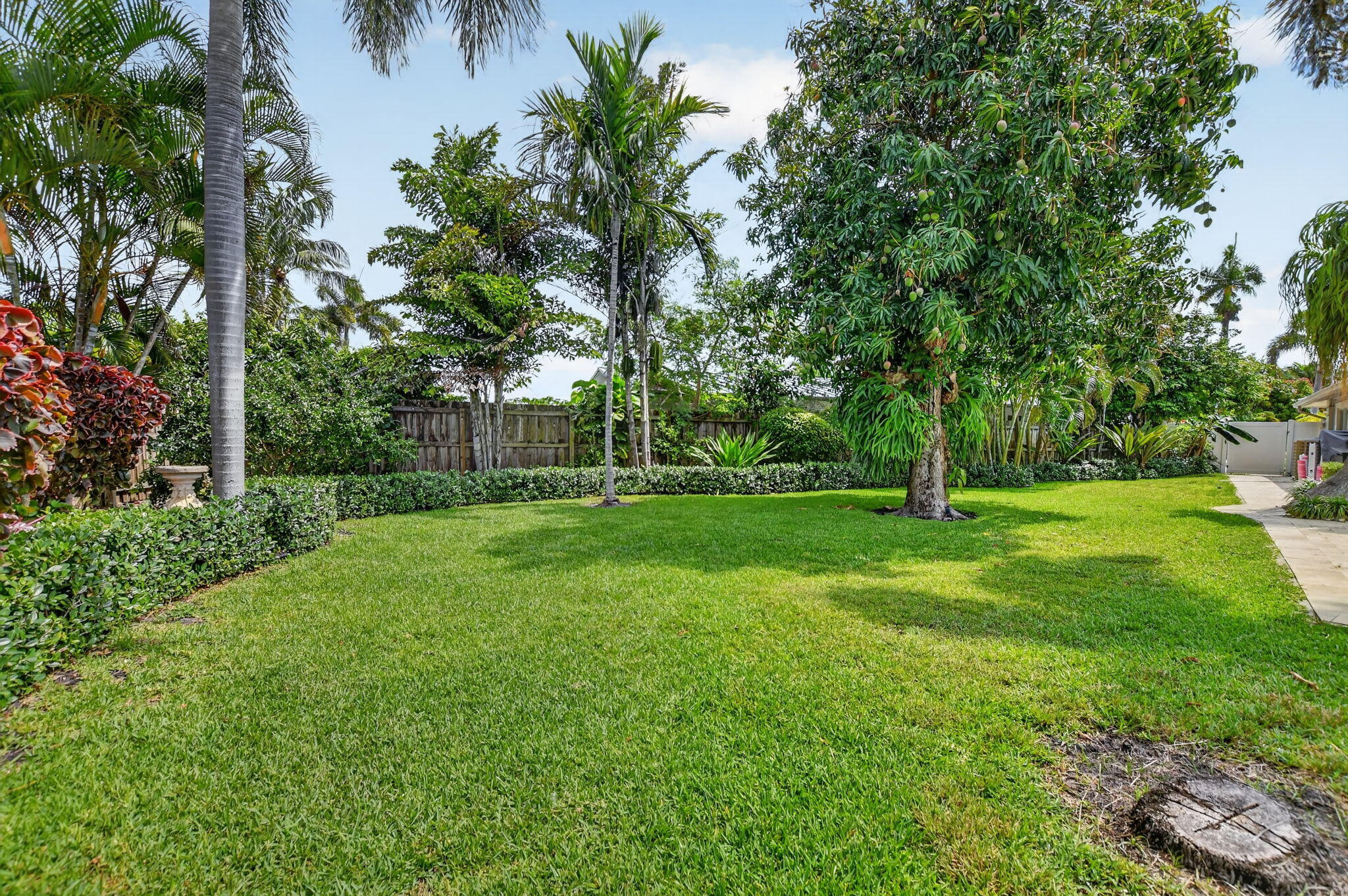 6951 Northeast 7th Avenue Boca Raton, FL 33487 - Photo 57 of 60 57-web-or-mls-DSC_1931