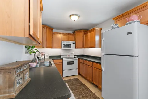 $229,900 | 247 Judy Lane, Cortland, IL 60112