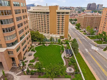 $695,000 | 400 West 49th Terrace, Unit 2032, Kansas City, MO 64112