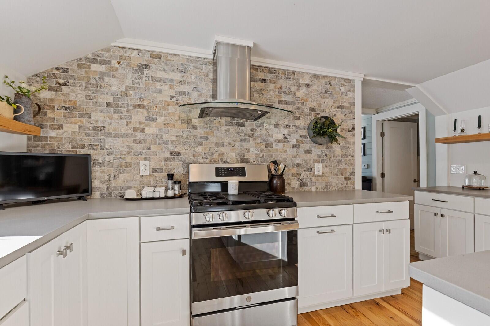 34 Albee Road Augusta, ME 04330 - Photo 18 of 61 Beautiful accent wall