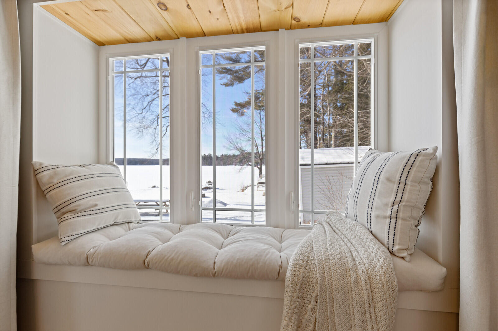 34 Albee Road Augusta, ME 04330 - Photo 30 of 61 Cozy window seat