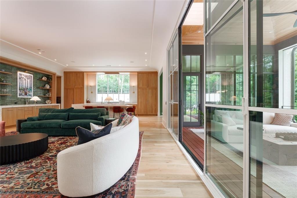 365 Valley Road Northwest Atlanta, GA 30305 - Photo 12 of 62