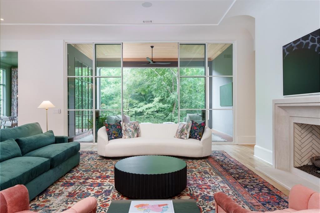 365 Valley Road Northwest Atlanta, GA 30305 - Photo 13 of 62