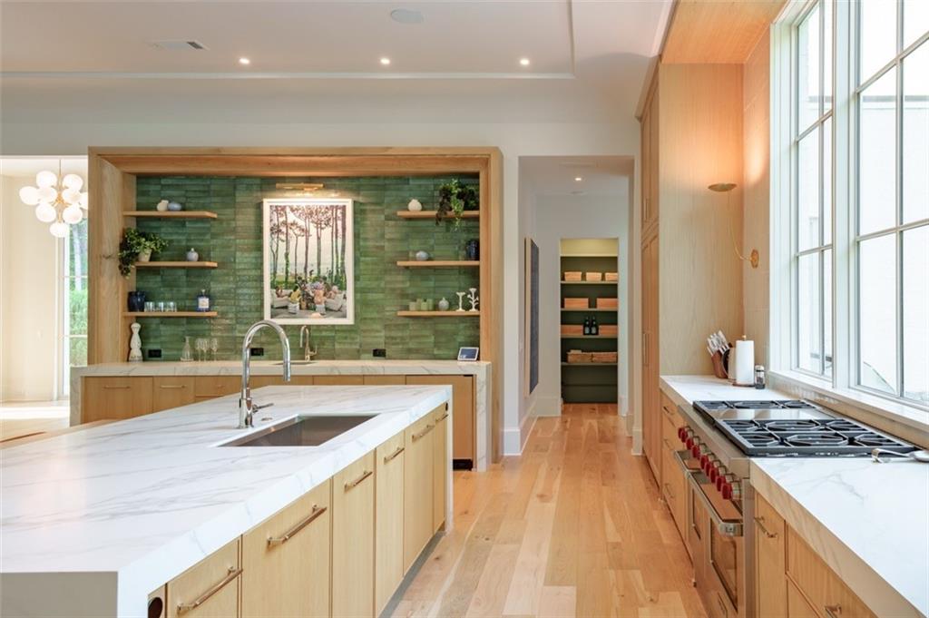 365 Valley Road Northwest Atlanta, GA 30305 - Photo 10 of 62