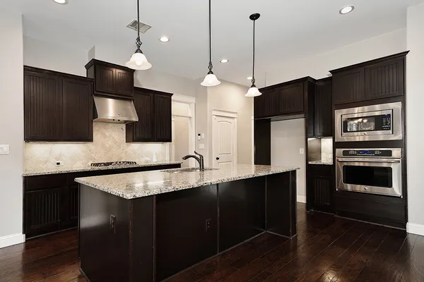 $425,000 | 115 Cherry Oak Lane, Montgomery, TX 77316