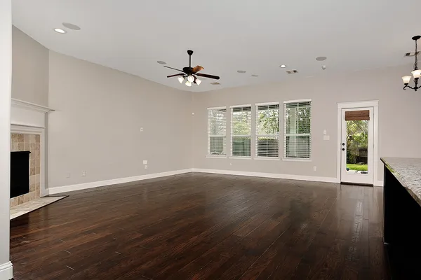 $425,000 | 115 Cherry Oak Lane, Montgomery, TX 77316