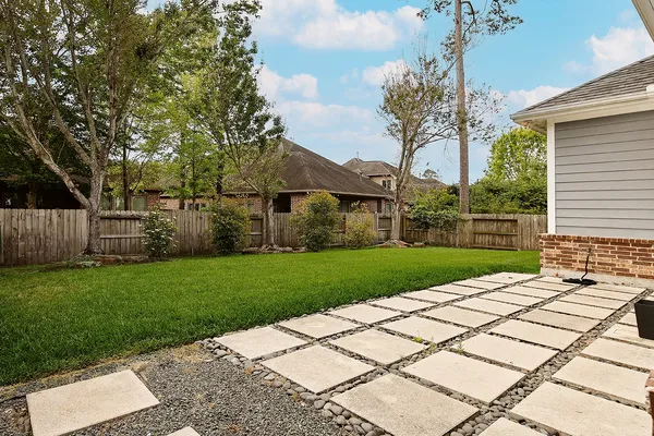 $425,000 | 115 Cherry Oak Lane, Montgomery, TX 77316
