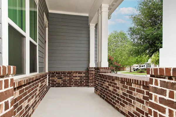 $425,000 | 115 Cherry Oak Lane, Montgomery, TX 77316