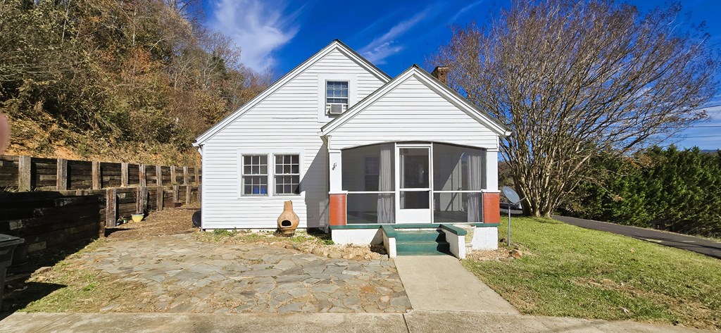 84 Logan Street Ellijay, GA 30540 - Photo 4 of 59