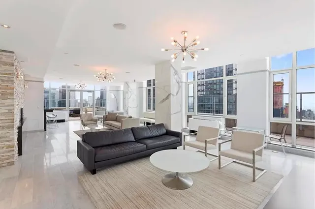 $4,000 | West 42nd Street | Hell's Kitchen