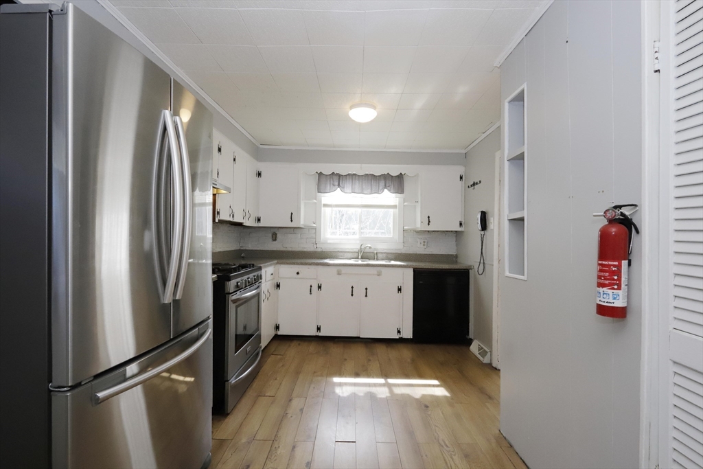 59 Bridge Street Fairhaven, MA 02719 - Photo 22 of 41