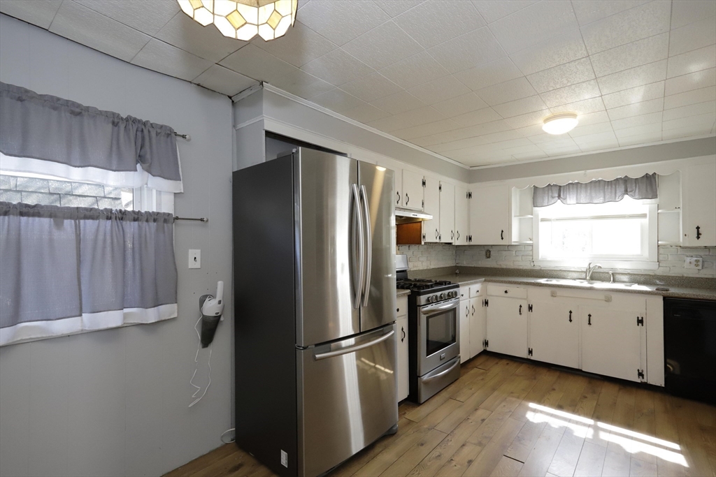 59 Bridge Street Fairhaven, MA 02719 - Photo 23 of 41