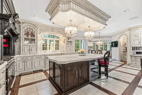 $2,295,000 | 1110 Fox Glen Drive, St. Charles, IL 60174