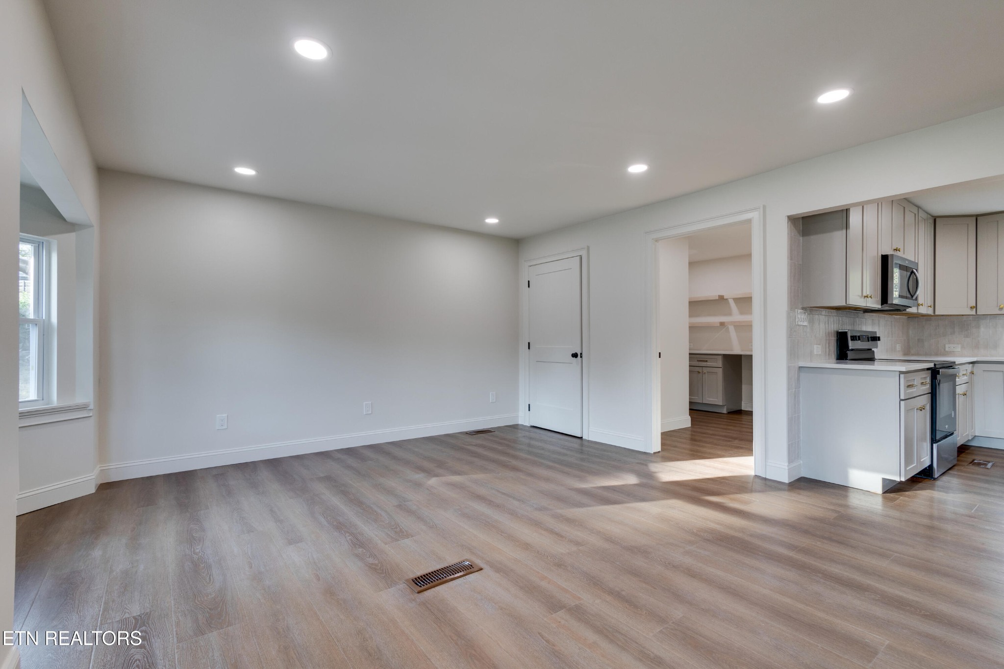 838 Whitehall Road Knoxville, TN 37909 - Photo 14 of 50 Gallery Image 14