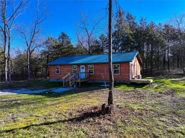 $219,000 | 8655 Southeast 54th Highway, Collins, MO 64738