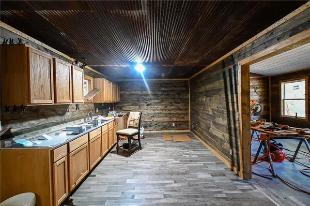 $285,000 | 8655 Southeast 54th Highway, Collins, MO 64738