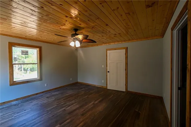 $285,000 | 8655 Southeast 54th Highway, Collins, MO 64738