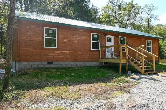 $285,000 | 8655 Southeast 54th Highway, Collins, MO 64738