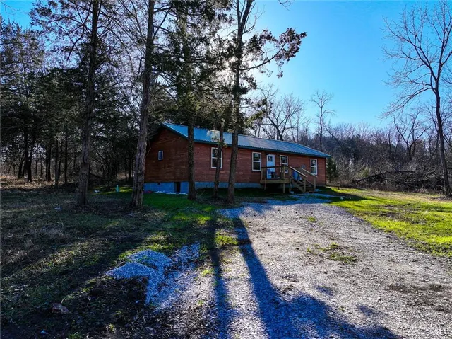 $219,000 | 8655 Southeast 54th Highway, Collins, MO 64738