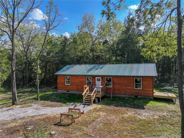 $219,000 | 8655 Southeast 54th Highway, Collins, MO 64738