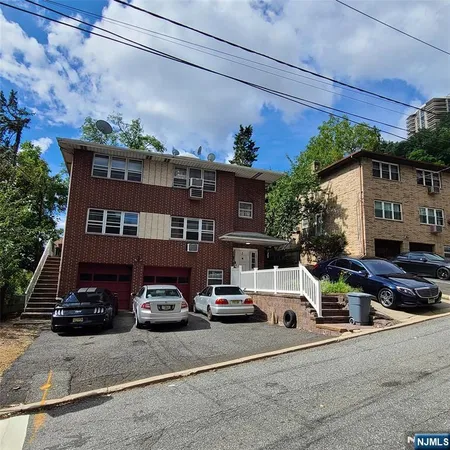 $1,250,000 | 3 Hooks Lane, Edgewater, NJ 07020