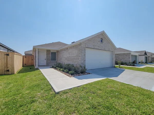 $1,850 | 1519 Gardenia Grv Lane, Unit LAND, Crosby, TX 77532